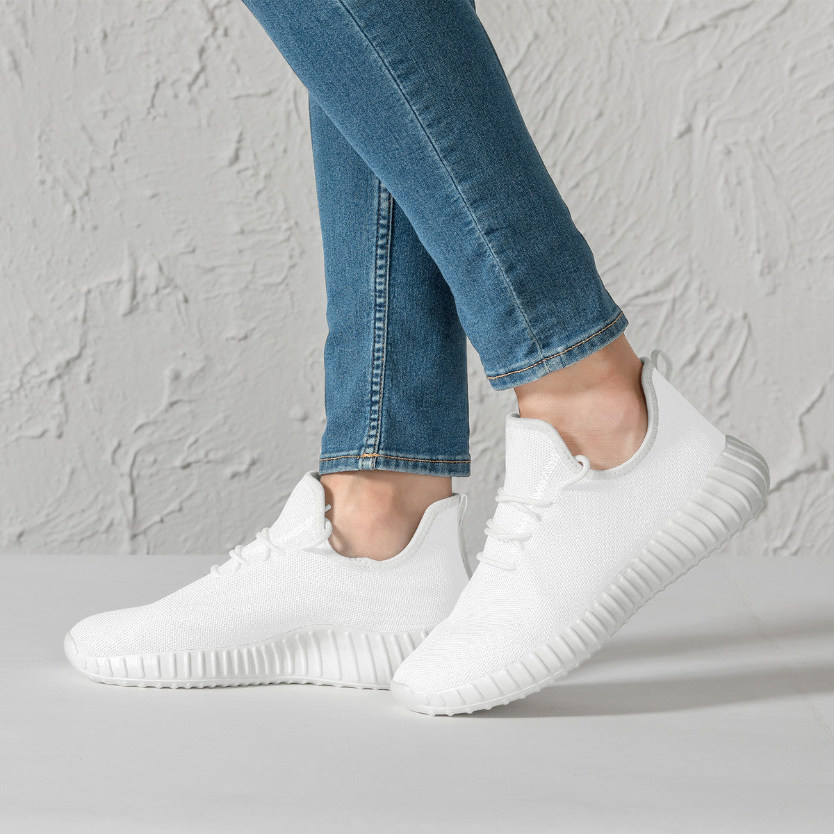 D19 Mesh Knit Sneakers - White