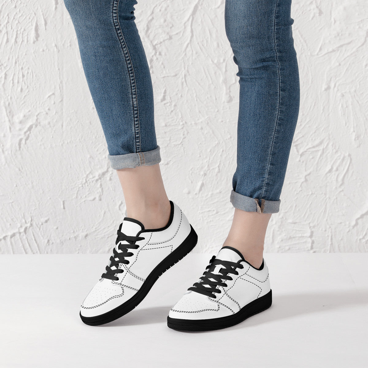 D15 Black Sole Low-Top Leather Sneakers