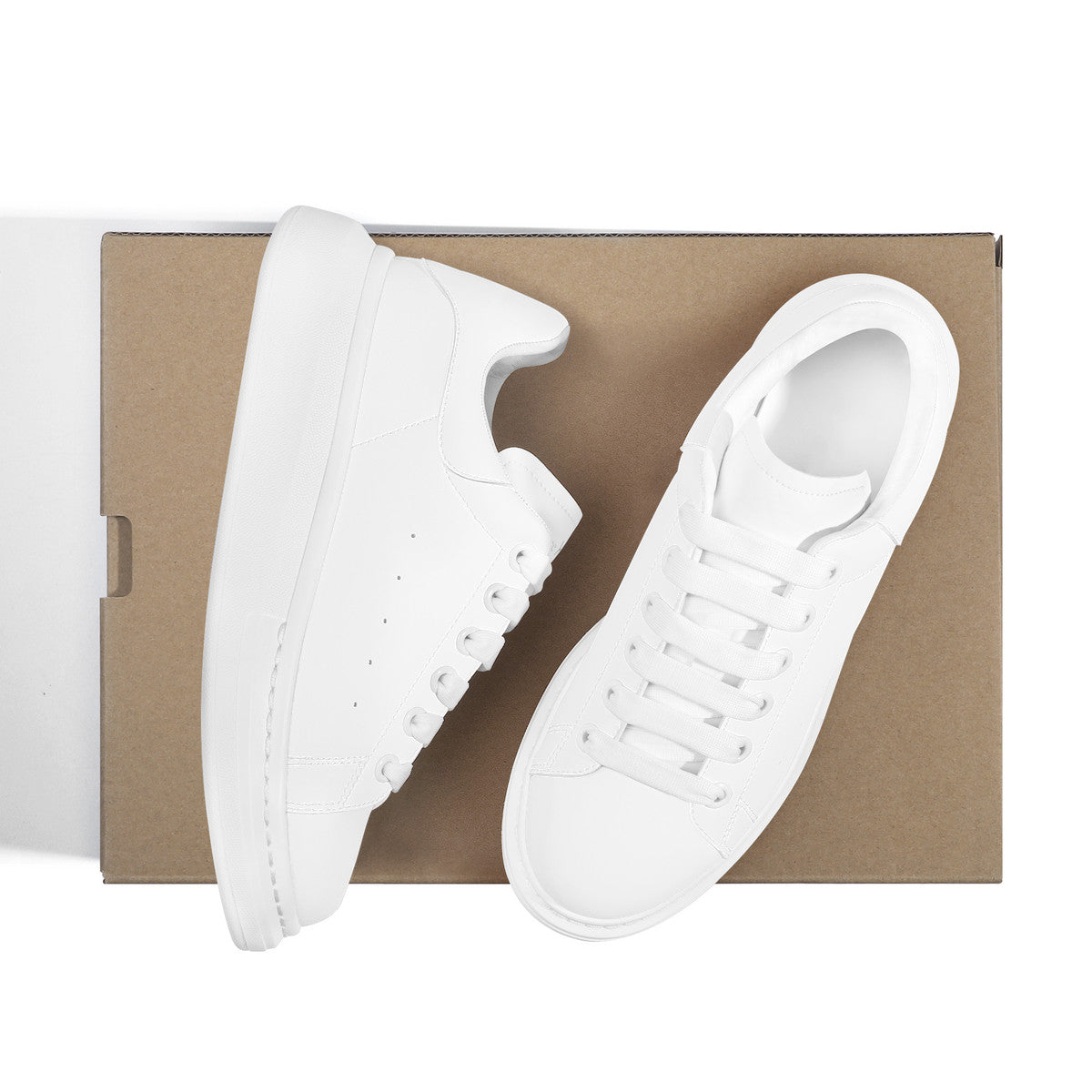D69 Heighten Low Top Shoes - White