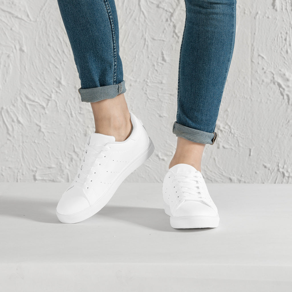 D27 Low-Top Synthetic Leather Sneakers - White